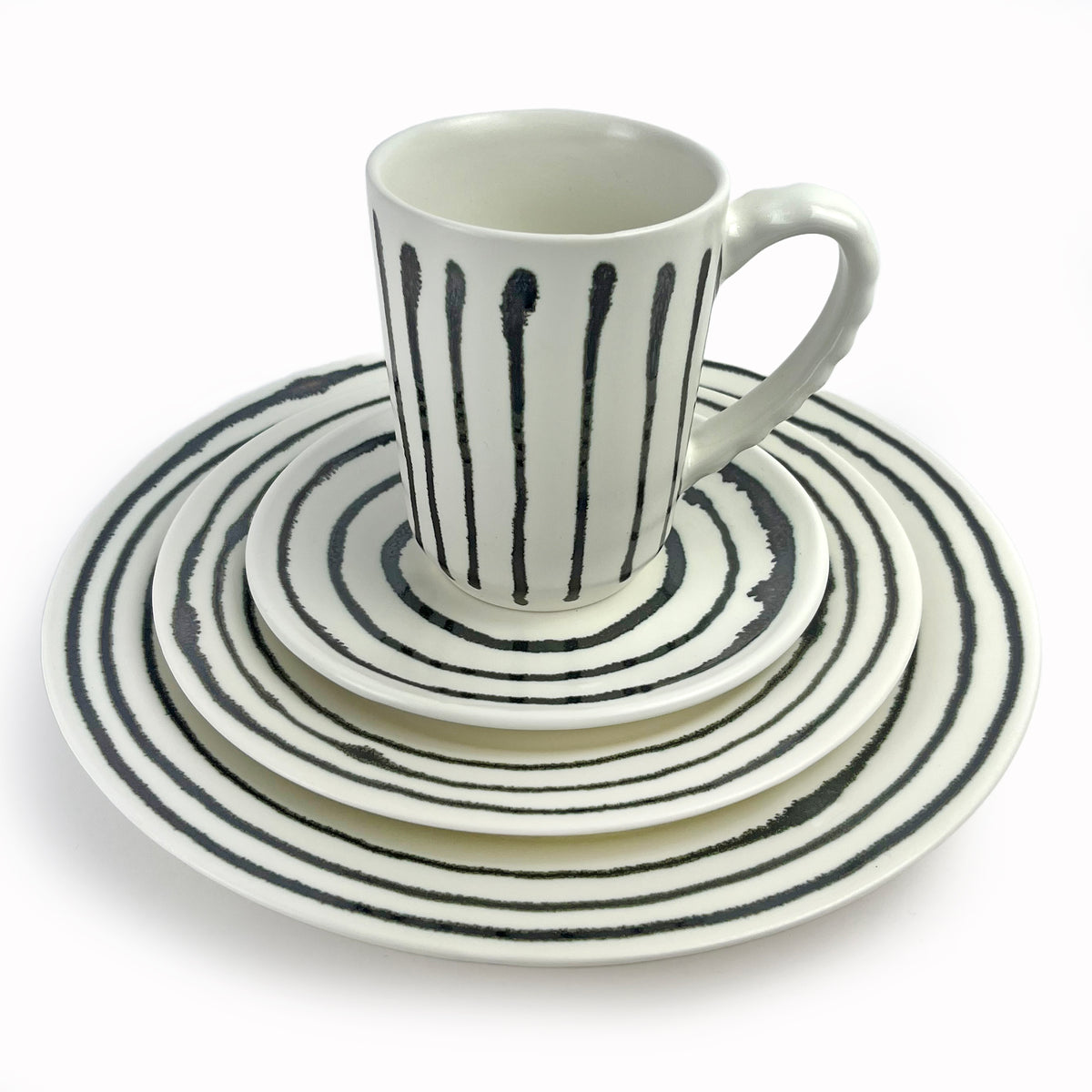 Linea Salad Plate | Michael Wainwright USA